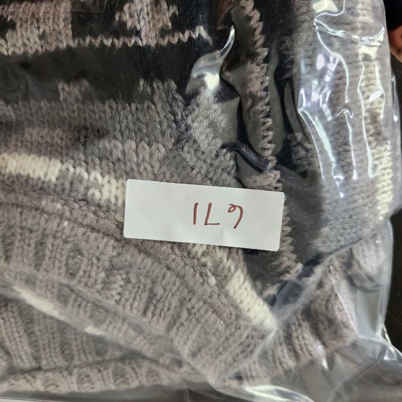 Roxy Black and Gray Aztec Sweater - Picture 11 of 11